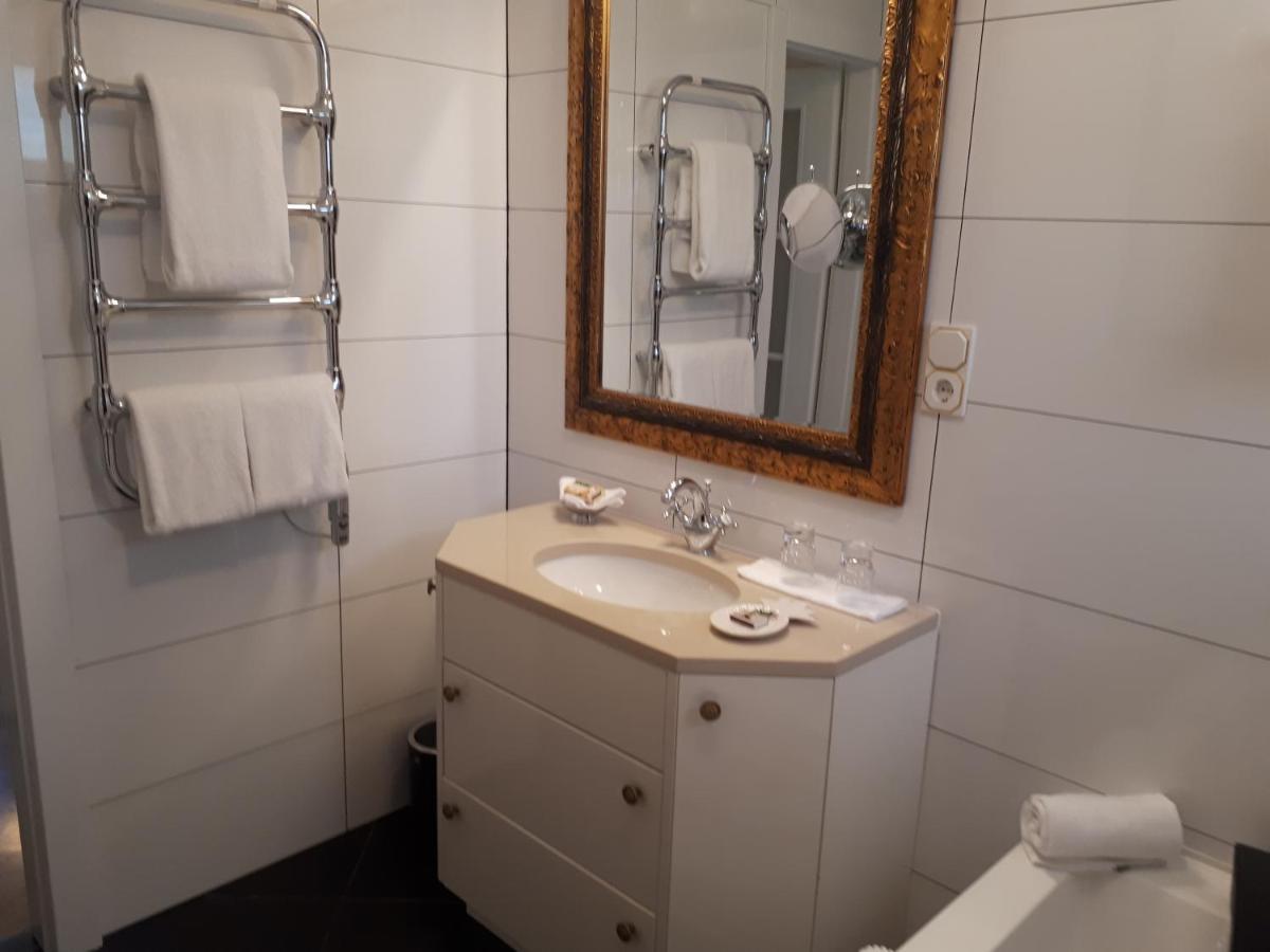 Apartment Betty Малинска Екстериор снимка