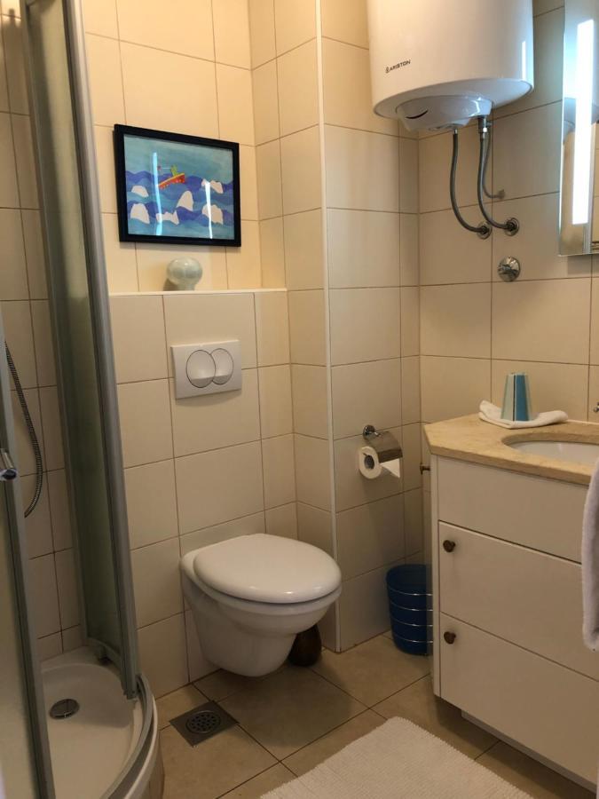 Apartment Betty Малинска Екстериор снимка