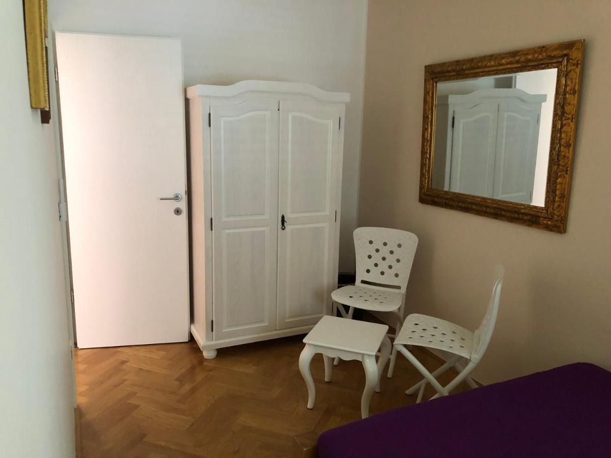 Apartment Betty Малинска Екстериор снимка