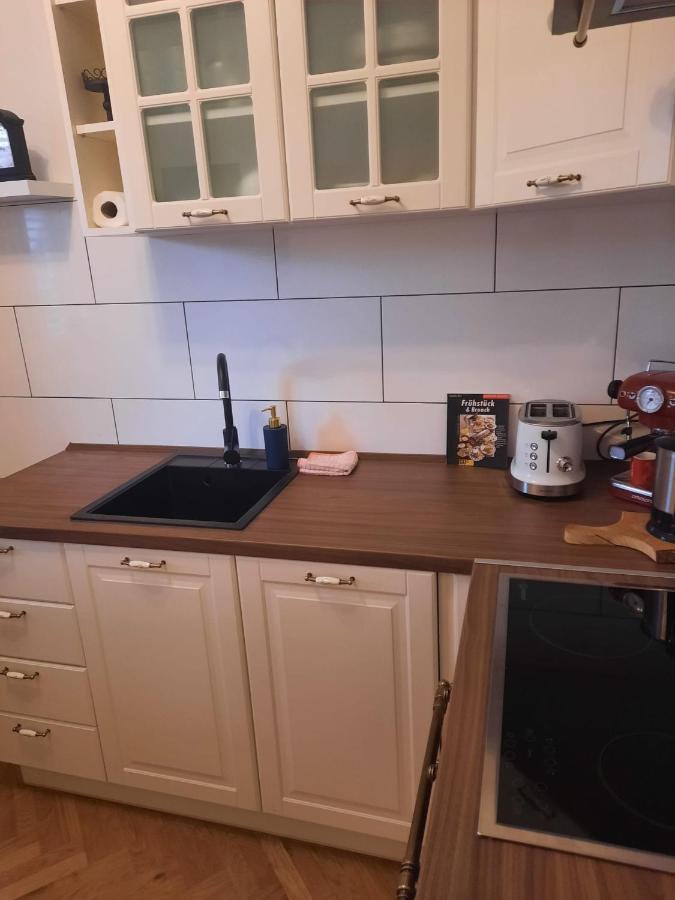 Apartment Betty Малинска Екстериор снимка